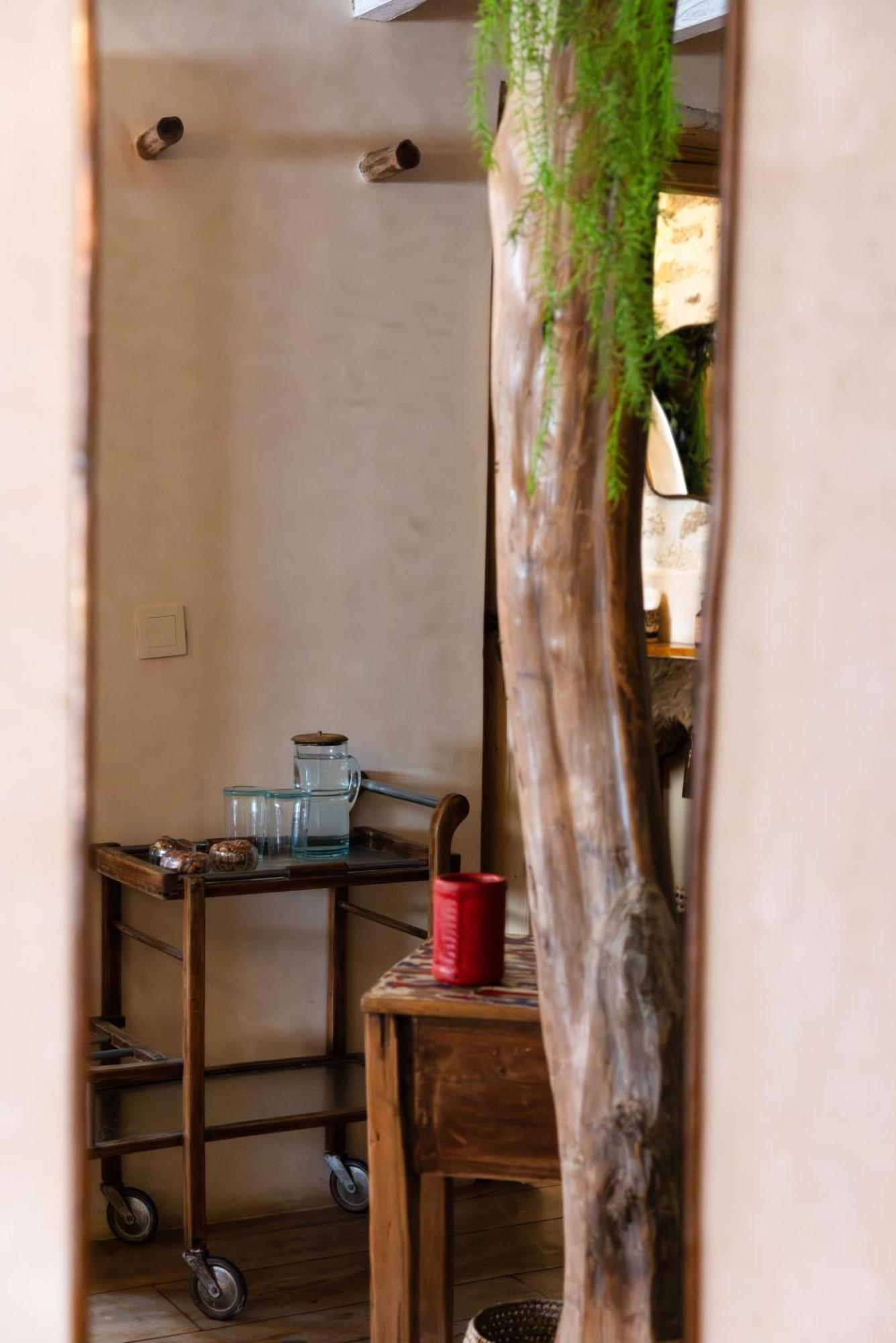 Mama Lova Hotel, Riad, Restaurant & Spa 索维拉 外观 照片